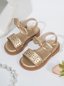 1 Pair Of Fashionable Gold Baby Sandals Laser Pattern Design Decoration Lucky Leaf Flat Cute Girls Sandals For Summer Vacation - Gold - View 1