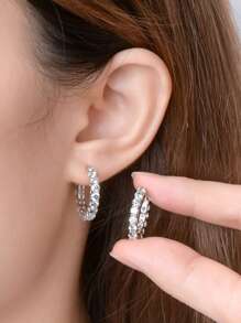 XUJIA 1 Pair Women's Fully Enclosed Moissanite Earrings, 100% Pure Silver, 3mm D-E Color Round Moissanite Earrings, Birthday Jewelry Gift