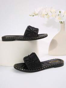 Fashionable & Luxury Women Flat Sandals With Pearl And Rhinestone Decoration, Round Toe Design In Multiple Colors, Comfortable Footwear Suitable For Stylish Outfits