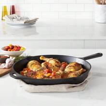 Basics - Bratpfanne mit Stiel aus bereits eingebranntem Gusseisen, 38,1 cm, Schwarz