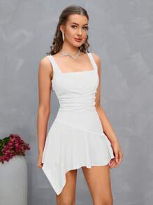 Kleid mit quadratischem Ausschnitt, rückenfreier Seite, asymmetrischem Saum und geraffter Passform - Weiss - Übersicht 4