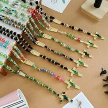 Christliches Ostergeschenk Anhänger Kreuz des Heiligen Judas, mexikanische Halskette - geflochtene Kette mit grünen Kristallperlen, Charm Accessoires für Männer, elegantes katholisches Schmuckgeschenk zum Gedenken an den Heiligen Judas