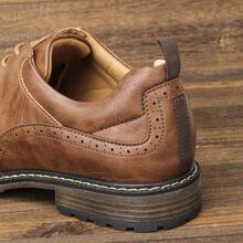 Men's Business Casual Shoes, Brogues Dual-Color Vintage Upper, Contrasting Rubber Sole, Classic Commuter Leisure Shoes