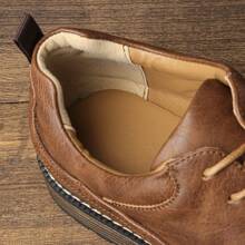 Men's Business Casual Shoes, Brogues Dual-Color Vintage Upper, Contrasting Rubber Sole, Classic Commuter Leisure Shoes