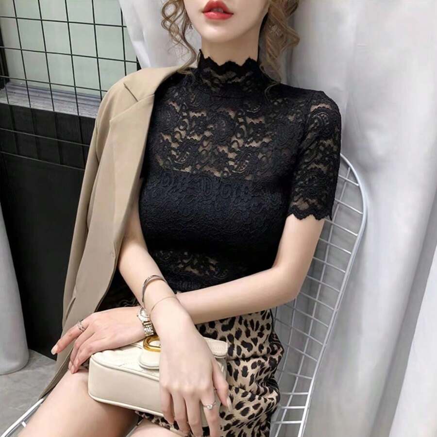 Blusa de encaje de verano 2025 para mujer, camiseta superior con diseño de onda hueca y bajo en capas, sexy - Negro - Ver 1