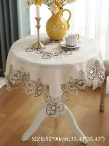 1 szt. Satynowy obrus żakardowy z rozpuszczalną w wodzie koronką, elegancki minimalistyczny styl pałacowy, wysokiej jakości faktura, odpowiedni na kwadratowy obrus, prostokątny blat stołu, kuchnię, stół jadalny, biurko konferencyjne, stolik kawowy, komodę, dekoracyjny szalik, obrus dekoracyjny do domu, podkładka, można stosować w salonie, stoliku kawowym, sypialni, na podwórku, meblach wewnętrznych i zewnętrznych, na kempingu, w willi, na uroczystościach, imprezach, dekoracjach ślubnych. Dostępne w różnych rozmiarach obrusów.