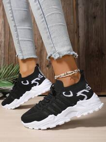 Lente en zomer nieuwe mode witte sneakers, mesh ademende sport retro schoenen, dikke zool antislip zachte onderkant hardloopschoenen