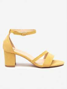Gele sandalen voor dames op de post Eqro - stijlvolle sandalen voor dames, zomersandalen