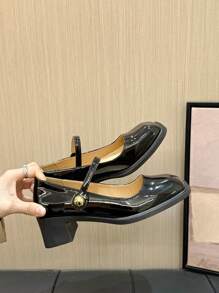 Damskie buty vintage typu Mary Jane, kwadratowe noski, niskie, pasek, perłowe zdobienie, grube czółenka, eleganckie, kobiece, uniwersalne na codzienne dojazdy do pracy, słodkie wysokie obcasy