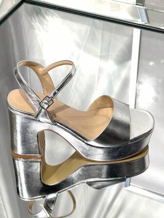 Sandalias de moda con tacón alto, diseño de hebilla ajustable y suela gruesa de plata, sandalias de verano estilosas para mujeres