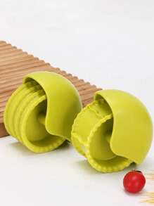 1pc Round Hand Rolling Pie Dough Cutter Roller For Baking And Pasta Making, Home Cooking Gadgets - Green - View 1