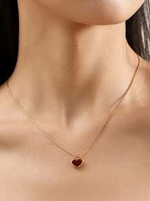 1 pieza Exquisito collar con colgante en forma de corazón chapado en oro de acero de titanio, con un diseño a la moda y sencillo para niñas, con detalles de esmalte rojo y corazón de aleación de zinc estilo retro, como regalo para temporadas festivas