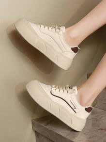 Zapatos casuales de mujer con suela gruesa, sencillos y elegantes, versátiles, ligeros y antideslizantes para uso al aire libre, hiking, running y deportes. Con un estilo retro adorable y un diseño de moda minimalista y elegante que se adapta cómodamente a la forma del pie.