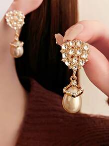 1 对女士优雅奢华仿珍珠水钻耳环，融入闪亮元素，散发贵宾气质和复古精致风格。搭配衬衫和西装，打造工作装，提升外观。 - 彩色 - 查看 13