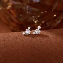 Un par de pendientes de plata esterlina con circonita, nuevo estilo, pendientes elegantes de alta gama exquisitos para niñas