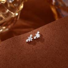 Un par de pendientes de plata esterlina con circonita, nuevo estilo, pendientes elegantes de alta gama exquisitos para niñas