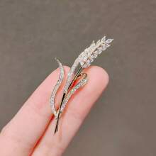 An Exquisite High-Grade Wheat Ear Zinc Alloy Brooch Suitable For Ladies To Wear Daily In Spring, Summer, Autumn And Winter Dress Accessories Pin For Clothes Bag Charm School Office Accessories Shirts Jacket Jewelry Christmas Halloween Clothes Pin Funny Cute Teacher Gifts Costume Accessories Bag Charms - Gold - View 2