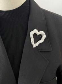 1pc Elegant Vintage Metal Heart Brooch, Fashionable For Women To Wear Casually Or On Holidays, Great Gift For Friends And Family