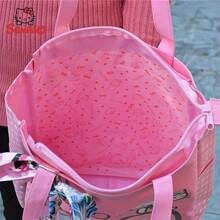 Sanrio حقيبة كانفاس واسعة السعة مع بطانة نايلون، بتصميم نقطي، بطبعات كرتونية أنمي جذابة، بسحاب إغلاق، سهلة العناية، حقيبة كتف عصرية