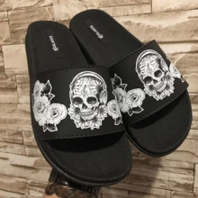 Men's Printed Slide Flip Flops - 黑色骷髏 - 查看 2