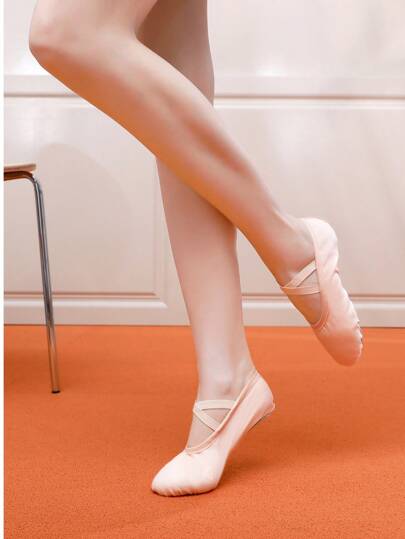 Damen verstärkte Segeltuch Ballett Schuhe in Schwarz, Tanzschuhe für Innenräume, rutschfeste Wildleder Sohlen, Schnürballett Schuhe, Yoga Trainingsschuhe, Slip-On Schuhe, Hausschuhe für Innenräume