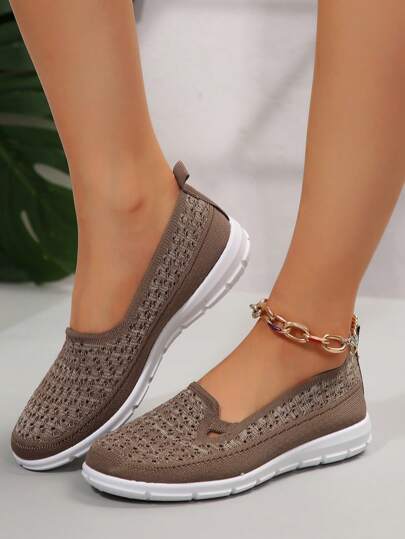 2025 New Comfortable Casual Minimalist Fashion Slip-On Soft Bottom Women's Sneakers, Lightweight Non-Slip Round Toe Perforated Breathable Walking Shoes, Versatile Knit Fabric European And American Retro Plus Size Hiking Shoes, Suitable For All Seasons