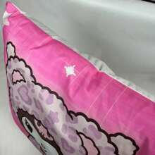 Sanrio 1pc Sanrio Kuromi X Hello Kitty Cartoon Decorative Pillow Cover, Featuring Asymmetrical Lines Design With Kuromi In Furry Coat, Cute And Minimalist Style, Soft Material, Removable And Washable, Size: 40x40cm, 45x45cm, 50x50cm (No Filler), Single-Sided Print, Suitable For Sofa, Car, Bedroom, Living Room