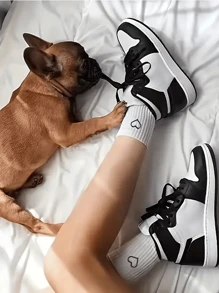 10 双心形图案厚实舒适运动休闲长袜，男女皆宜，黑色、灰色和白色