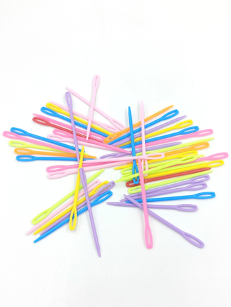 50 piezas/74 piezas Agujas de coser de plástico de colores aleatorios, 5,5 cm/9 cm para costura a mano DIY