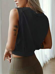 Top corto sportivo casual di colore unito alla moda