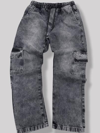 Calça Cargo Masculina em Sarja com 6 Bolsos, Modelagem Oversized Confortável Casual e Cadarço Estilo Skate