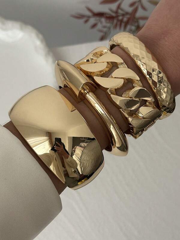 1pc Minimalist Alloy Wide Smooth Design Asymmetric Classic Metal Textured Twisted Chain Exaggerated Asymmetrical Round Thick Curved Bangle Bracelet For Women, Suitable For Daily Wear & Gift