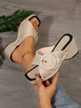 女式加大码铆钉趾环平跟方头凉鞋适合春夏季