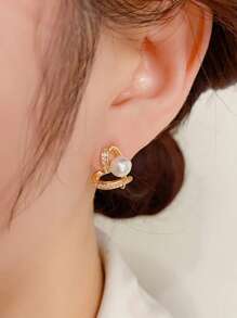 1 Pair Unique Design Elegant Heart Shape Pearl Stud Earrings, Delicate And Versatile, Women Accessories