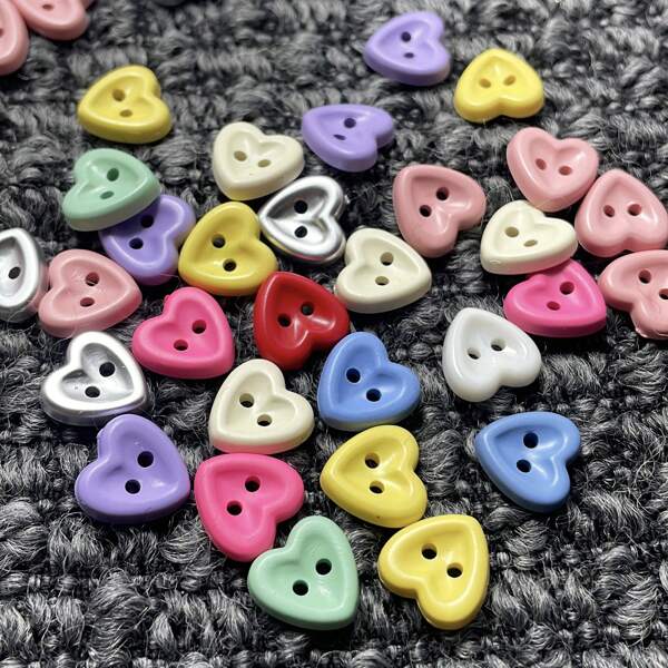 30pcs Cute Cartoon Colorful Plastic Heart Shape Buttons, Children Clothing Accessories, Kids DIY Materials, Scrapbooking, Doll Dress Making