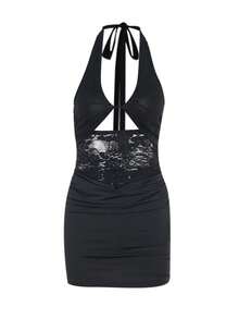 镂空蕾丝拼布挂脖迷你连衣裙