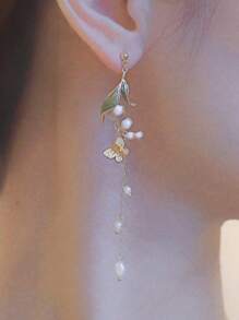 2 pares de pendientes de metal con mariposas, lirios del valle y fleco de hoja, de estilo elegante, dulce, romántico y delicado, adecuados para el uso diario, vacaciones y fiestas de las mujeres