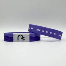 Pulsera con versículo bíblico diario, te trae buena suerte en la , el amor, la riqueza y el feng shui. Minimalista y de moda, adecuada tanto para hombres como para mujeres. Múltiples opciones de color disponibles, fácil de usar, adecuada para todas las ocasiones, resistente al sudor y a la lluvia.