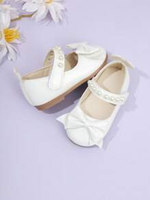 Scarpe da principessa per ragazze con decorazione a fiocco in PU e lacci con finte perle, versatili per uso interno ed esterno, di moda