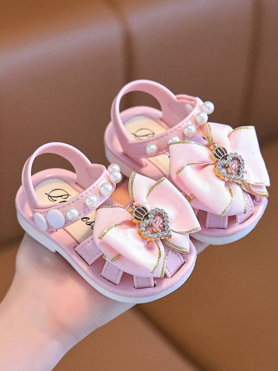 1 双黑色幼儿女童凉鞋，夏季户外沙滩防滑儿童滑鞋