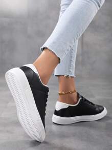 Women's Casual Black & White Spring Outdoor Sneakers, Low-Top Breathable Skateboarding Shoes