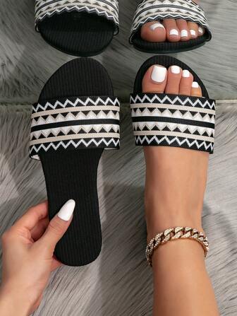 女士时尚平底凉鞋，夏季沙滩防滑可爱拖鞋，黑色条纹低跟凉鞋，中东