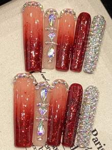 10 stuks super glanzende rode glitter extra lange pers op nagels, waterdruppelvorm strass versierde sexy godinnennagels met rode gradiënt, schattig en elegant, niche-ontwerp hoogwaardige artistieke nagels (willekeurige verpakkingskaart)