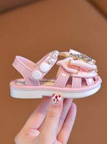 1 双黑色幼儿女童凉鞋，夏季户外沙滩防滑儿童滑鞋