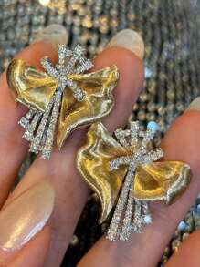 1pc Vintage High-End Textured Bow-Knot Rhinestone Encrusted Golden Stud Earrings, Exquisite Fashion Design Versatile Luxurious Earrings Suitable For Women Party, Wedding, Anniversary, Valentine's Day Gift,Mom,Mother,Mother's Day,Gift - Gold - View 1