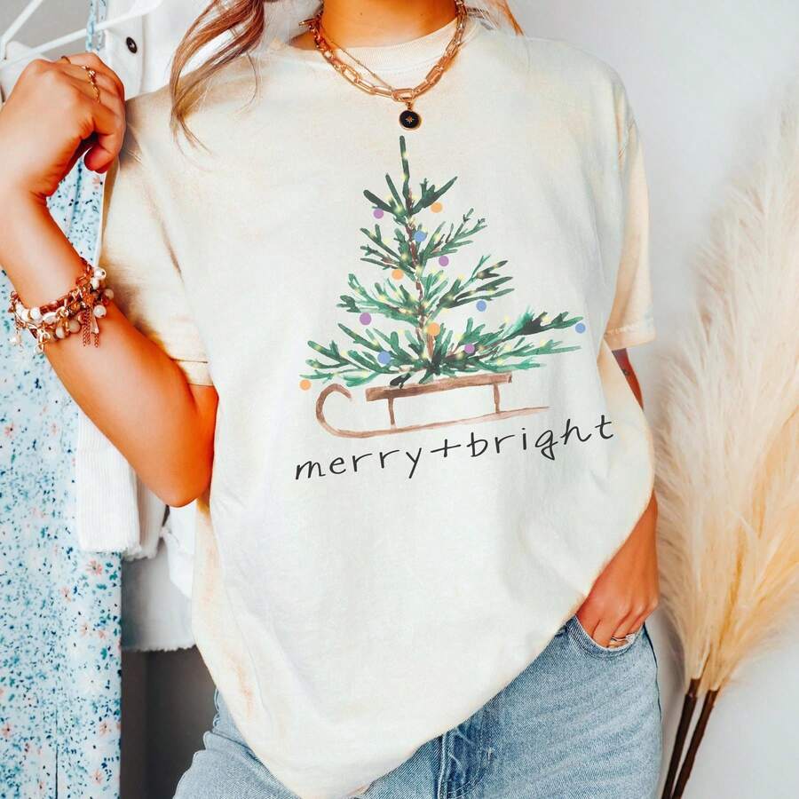 100% Cotton Comfort Colors® Merry And Bright Christmas Tree Shirt - Matching Family Christmas Shirts, Holiday PJs Tees, Christmas Shirts For Women Stretched Casual Versatile Stylish Print Round Neck Short Sleeve Soft Graphic Unisex Streetwear Top For Everyday Wear Fashion For Women Designer Clothes Comfortable - 白色 - 查看 1