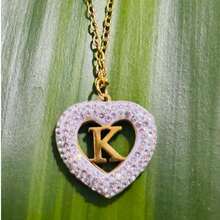 Collar con Inicial y Brillante Borde