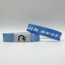 Pulsera con versículo bíblico diario, te trae buena suerte en la , el amor, la riqueza y el feng shui. Minimalista y de moda, adecuada tanto para hombres como para mujeres. Múltiples opciones de color disponibles, fácil de usar, adecuada para todas las ocasiones, resistente al sudor y a la lluvia.