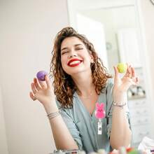 2 件/套随机颜色复活节兔子亚克力胸针，适合护士和办公室工作人员