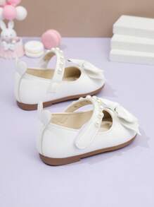 Scarpe da principessa per ragazze con decorazione a fiocco in PU e lacci con finte perle, versatili per uso interno ed esterno, di moda